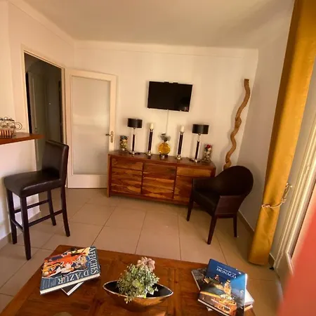 Apartment 2 Pieces Vue Sur Et Monte-carlo A Cap Martin Roquebrune-Cap-Martin